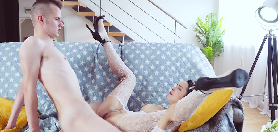 Skinny stepmom needs it deep - XXX Dessert - Picture 12