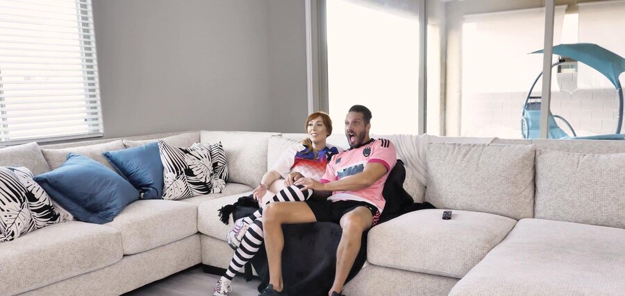 Curvy MILF savors a hard ass screw - XXX Dessert - Picture 1