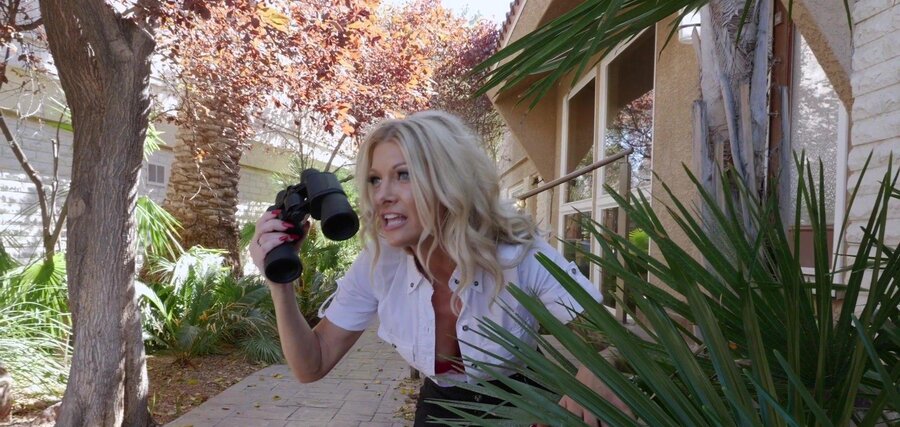 Chesty lady gets her ass pummeled - XXX Dessert - Picture 2