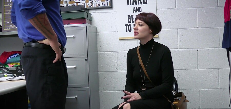 Thief deals with repercussions of her actions - XXXonXXX - Pic 1