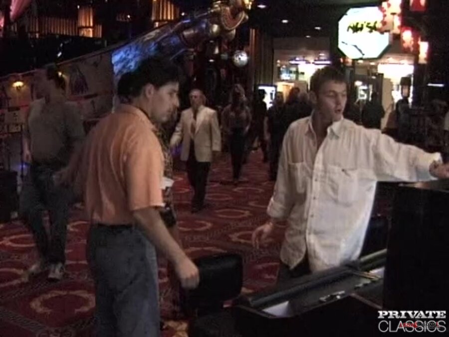 Casino player paying her debts - XXXonXXX - Pic 2