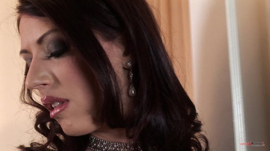 Shaved pussy ukrainian milf - XXX Dessert - Picture 1