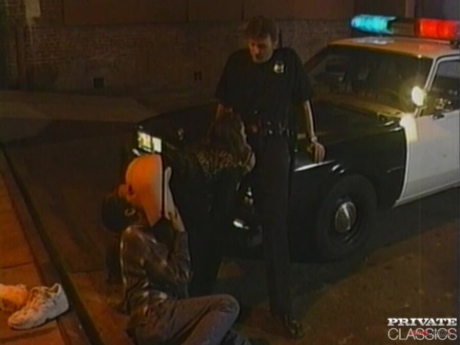 Street whore pounded by policeman - XXX Dessert - Picture 6