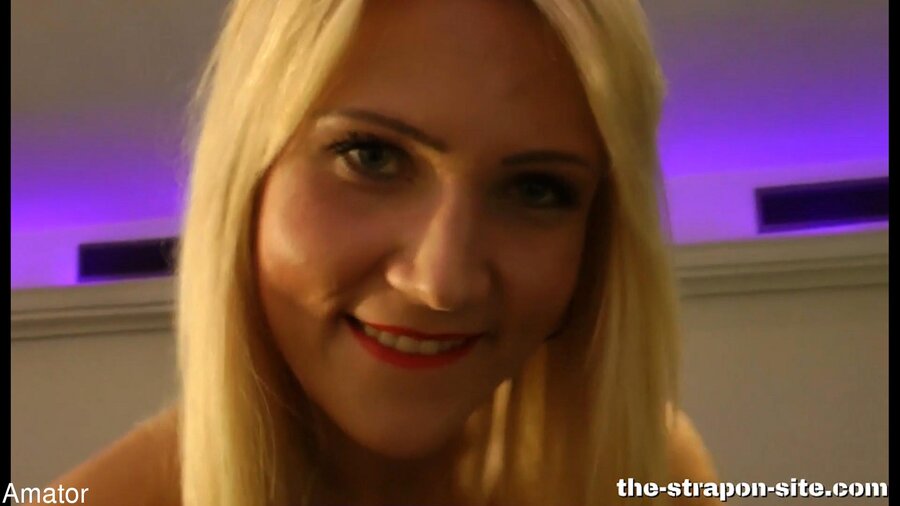 Blonde dominatrix goes deep and hard on the - XXX Dessert - Picture 6