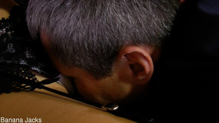 Kinky MILF wants to see how obedient her hu - XXX Dessert - Picture 6