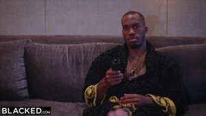 American blonde eating pussy