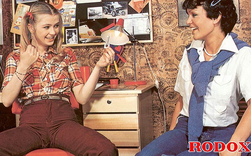 Retro xxx. Hairy seventies schoolgirls enjo - XXX Dessert - Picture 2