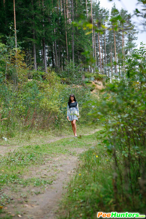 Peeing girl. Nasty teen doing water sports  - XXX Dessert - Picture 2