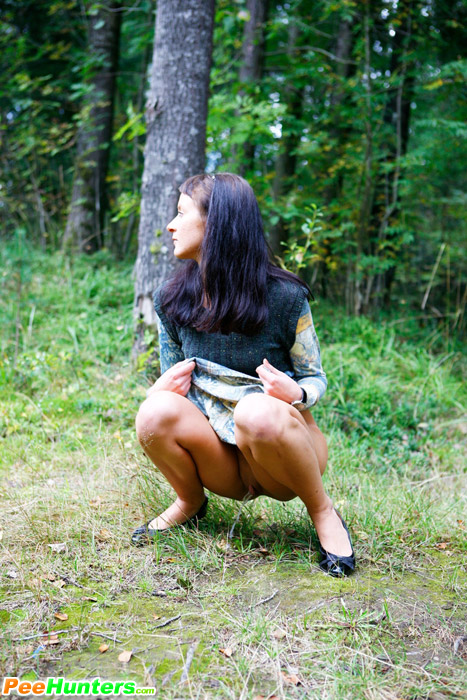 Peeing girl. Nasty teen doing water sports  - XXX Dessert - Picture 8