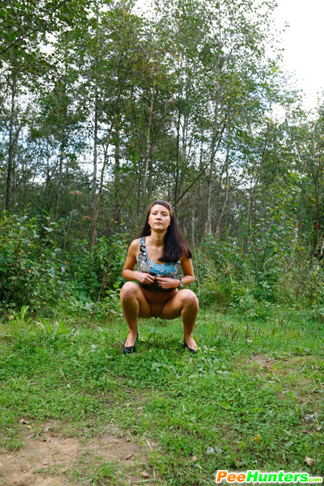 Peeing porn. Cute babe plays watersports on - XXX Dessert - Picture 4