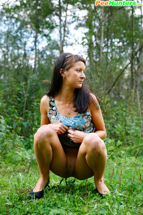 Peeing porn. Cute babe plays watersports on - XXX Dessert - Picture 5