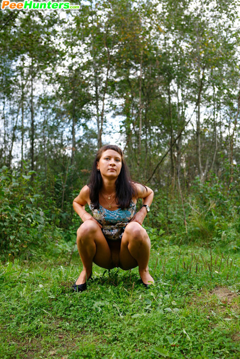 Peeing porn. Cute babe plays watersports on - XXX Dessert - Picture 10