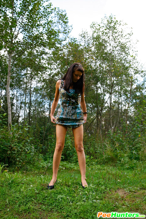 Peeing porn. Cute babe plays watersports on - XXX Dessert - Picture 12