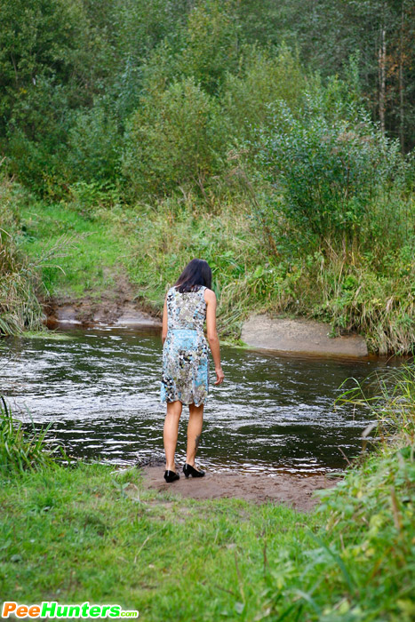 Peeing porn. Cute babe plays watersports on - XXX Dessert - Picture 15