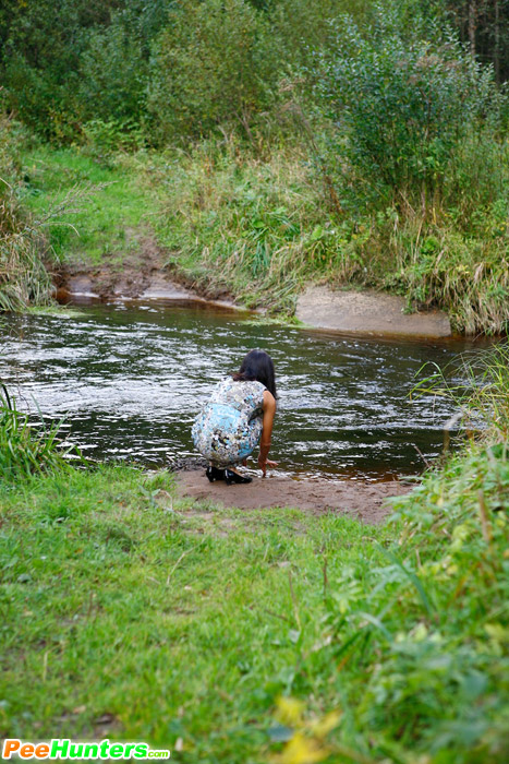 Peeing porn. Cute babe plays watersports on - XXX Dessert - Picture 16