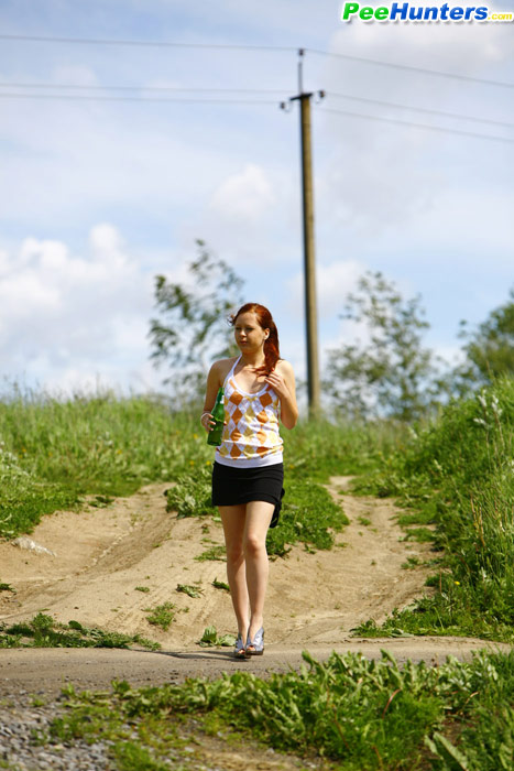 Girl pissing. Yummy fresh redhead going com - XXX Dessert - Picture 3