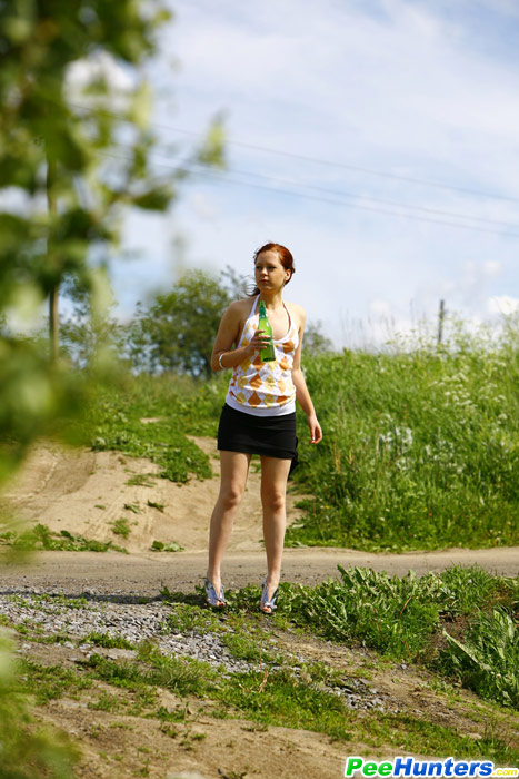 Girl pissing. Yummy fresh redhead going com - XXX Dessert - Picture 4