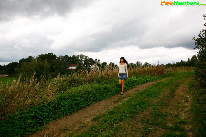 Piss. Babe tinkles on a road in the middle  - XXX Dessert - Picture 3