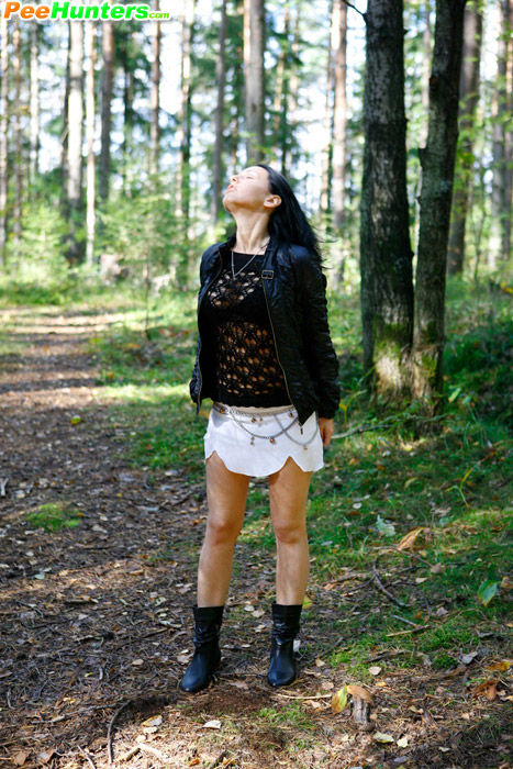 Pee pics. Swarthy puss searching for a quie - XXX Dessert - Picture 5