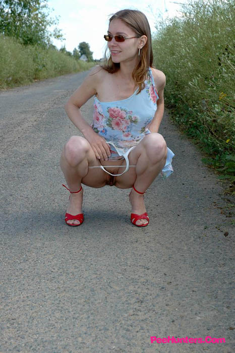 Girls peeing. Shameless little ho pisses up - XXX Dessert - Picture 6