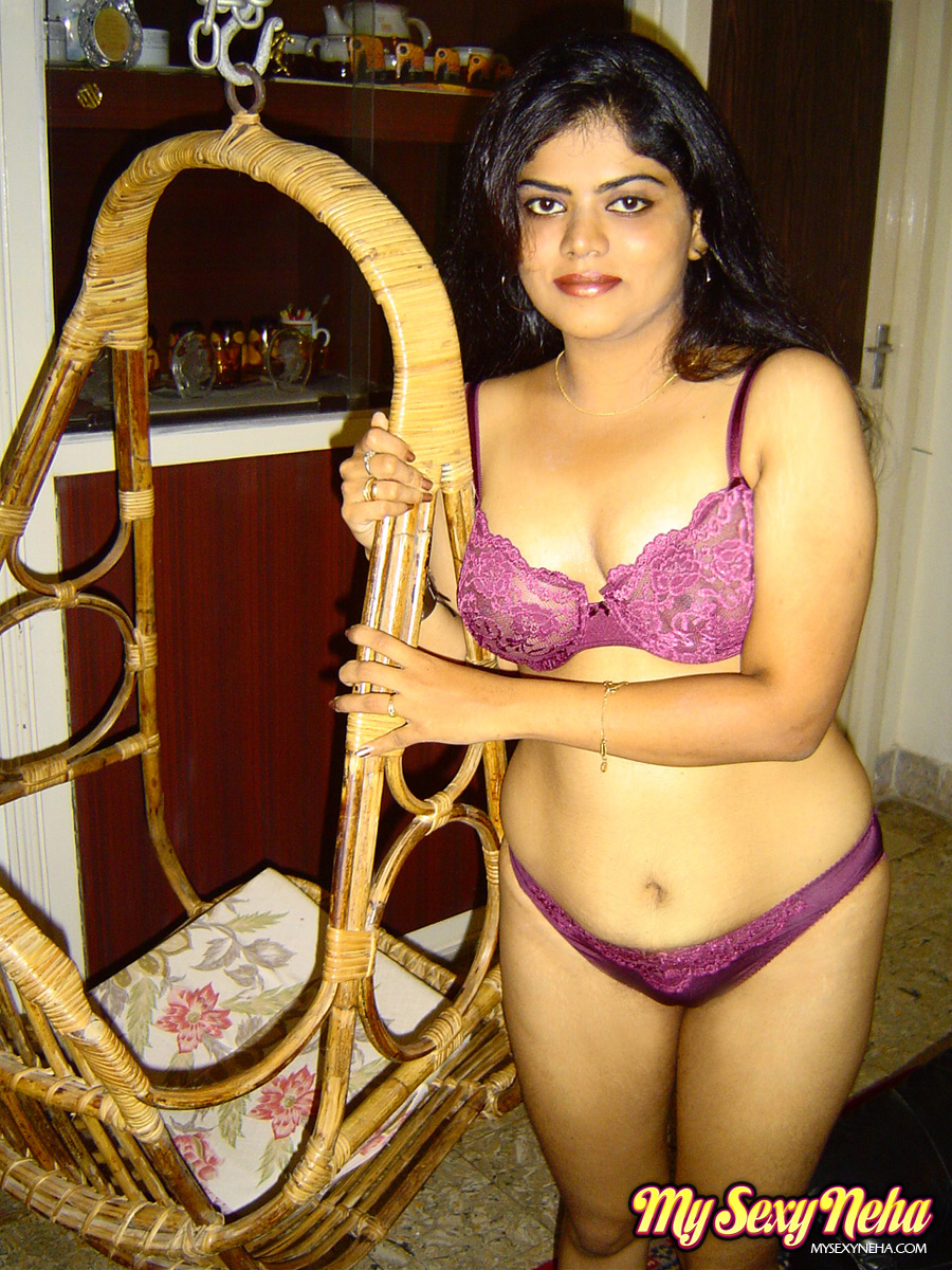 Indian nude. Neha in her favorite under gar - XXX Dessert - Picture 7