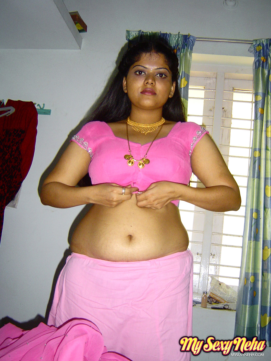 900px x 1200px - Sex porn india. Delicious Neha stripping her pink saree - XXX Dessert