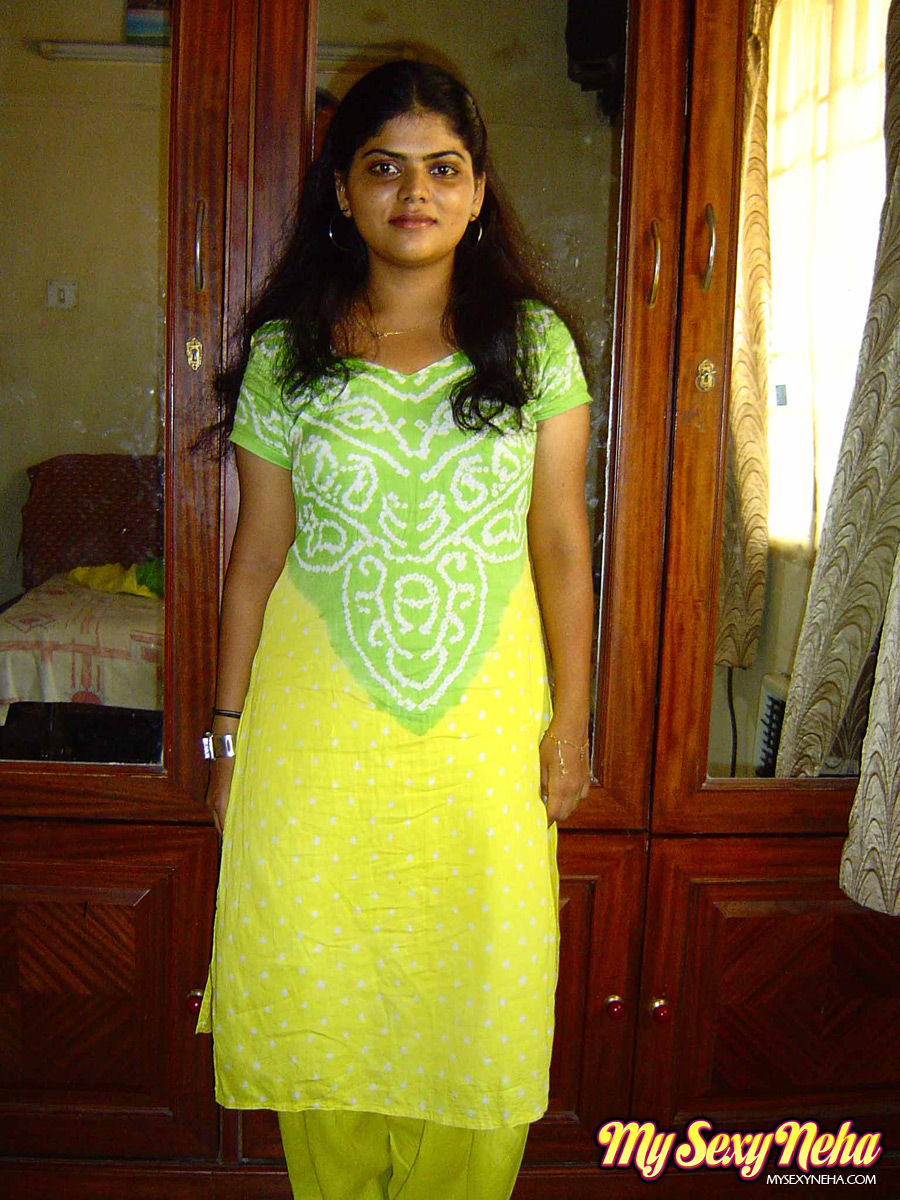 India porn star. Neha in green and yellow I - XXX Dessert - Picture 1