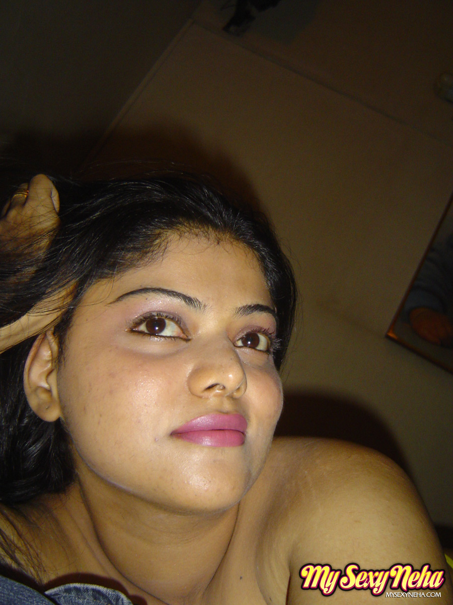 India fuck. Neha showing off her big boobs  - XXX Dessert - Picture 2