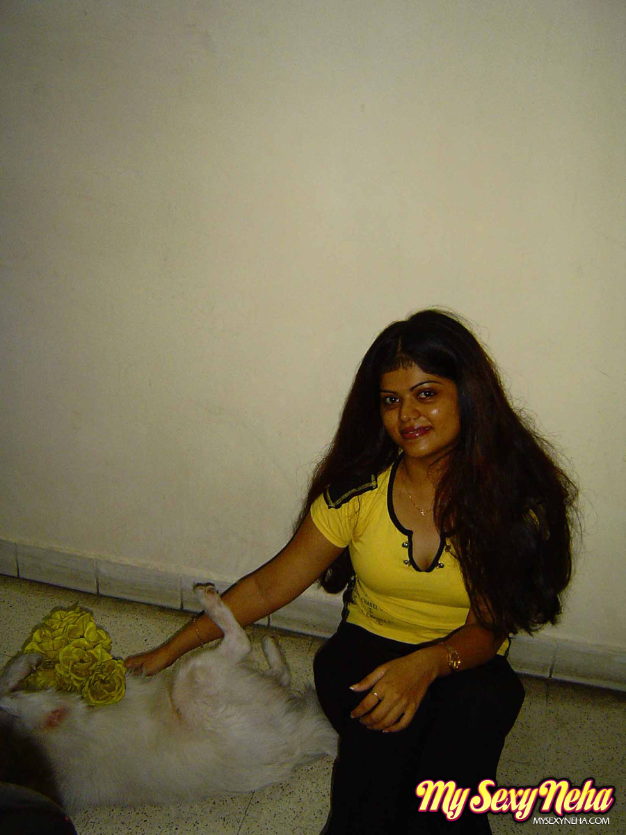 Indian sexy girls. Neha in her favorite yel - XXX Dessert - Picture 15