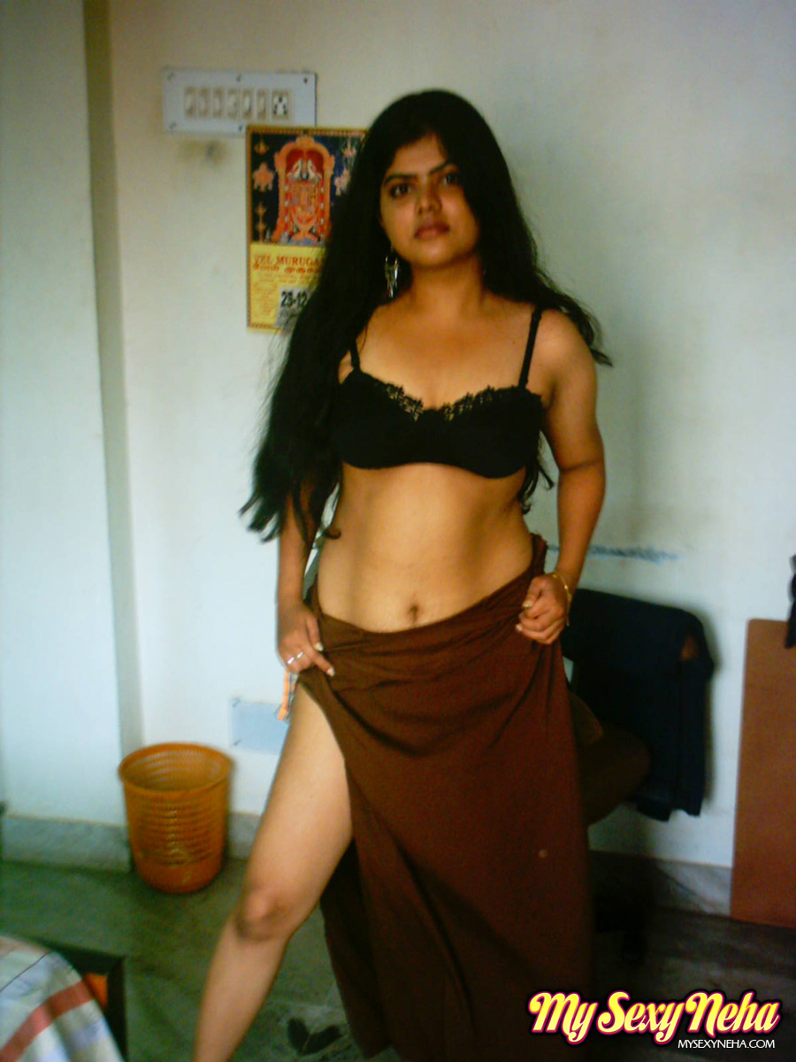India fuck. Neha in bedroom stripping her b - XXX Dessert - Picture 5
