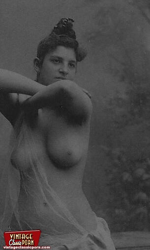 Black-and-white retro porn photos. - XXX Dessert - Picture 1