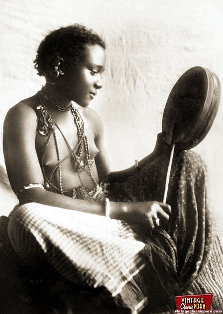 Vintage xxx. Several nude African ladies fr - XXX Dessert - Picture 10