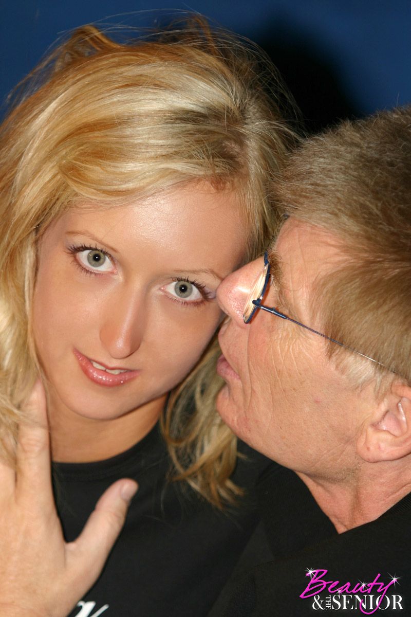 Old young love. Blonde teenage beauty blowi - XXX Dessert - Picture 8