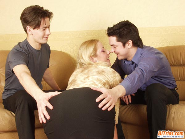 Bisexual sex. Bi Trios. - XXX Dessert - Picture 7