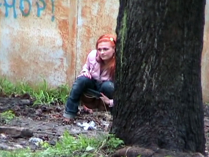 Female pee. Hot girl with red hair filmed o - XXX Dessert - Picture 4