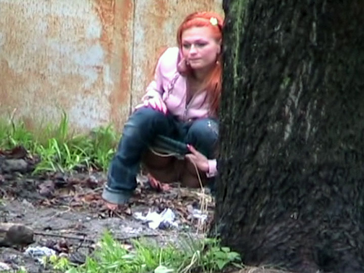 Female pee. Hot girl with red hair filmed o - XXX Dessert - Picture 5