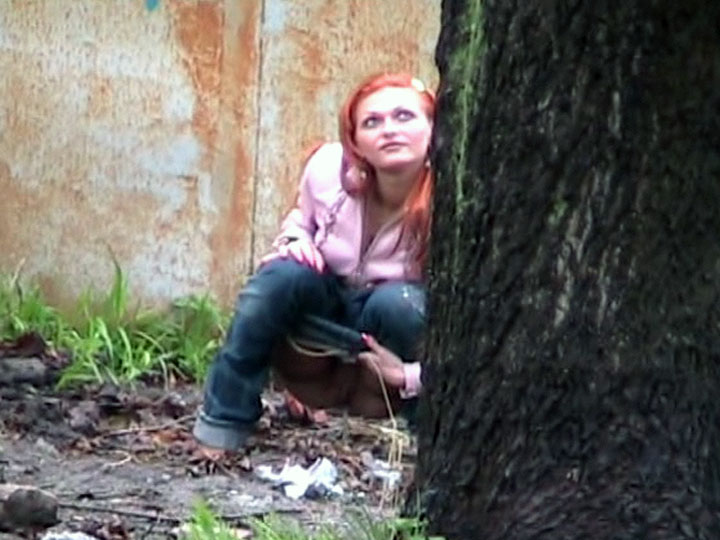 Female pee. Hot girl with red hair filmed o - XXX Dessert - Picture 6