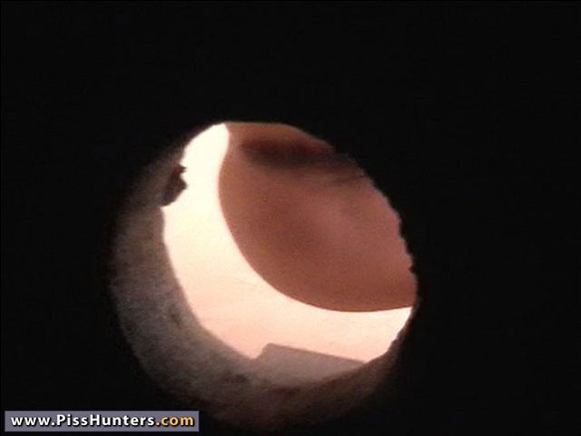 Peeing outside. Young chick peeing in a ces - XXX Dessert - Picture 2