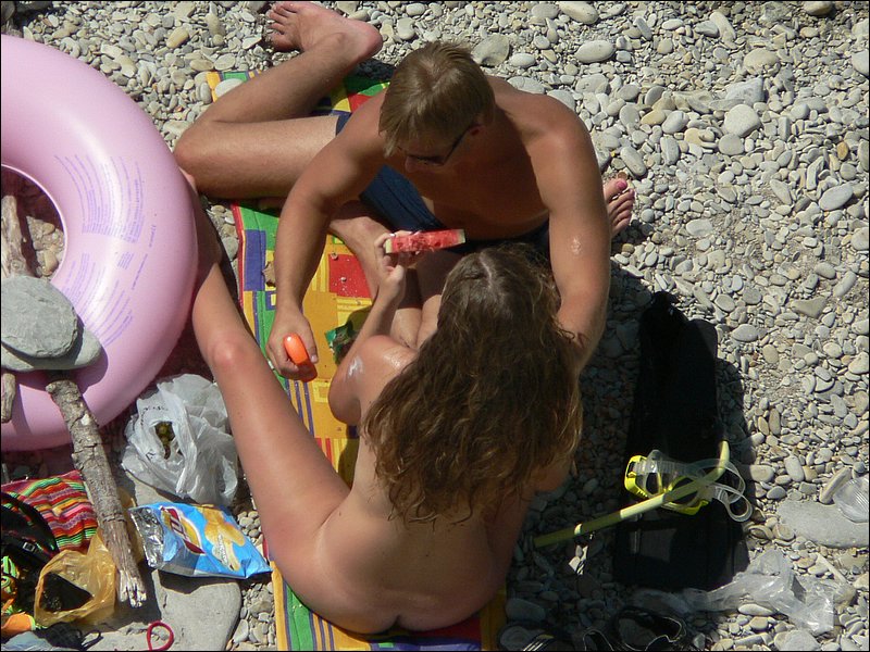 Voyeur pictures. Sunbathing nude babe and h - XXX Dessert - Picture 9