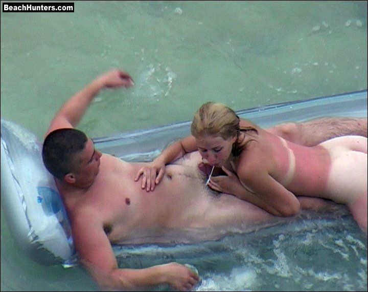 Hidden cam spy. Young chick sucks off her b - XXX Dessert - Picture 14