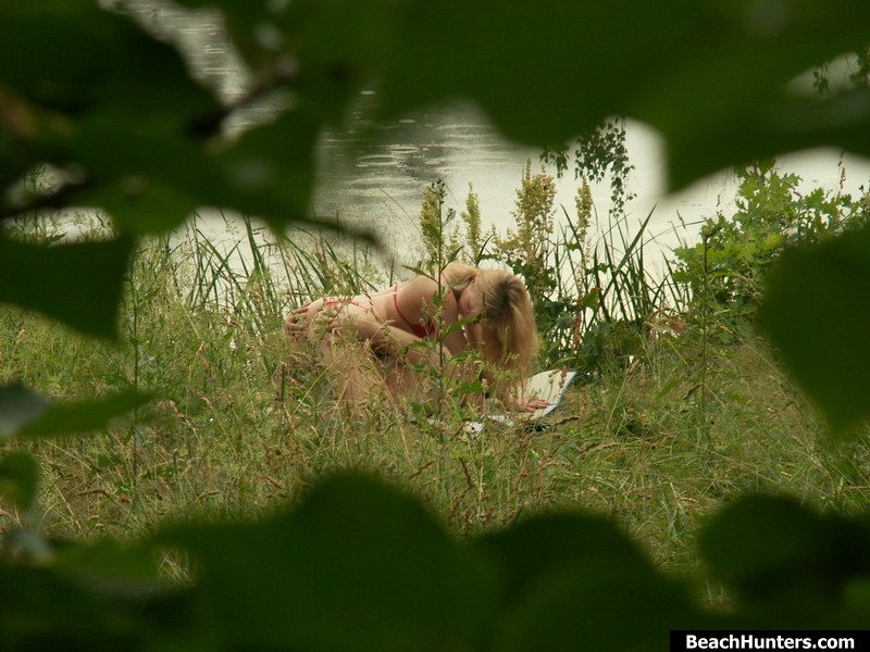 Spycam sex. Frisky chick chocking down cock - XXX Dessert - Picture 2