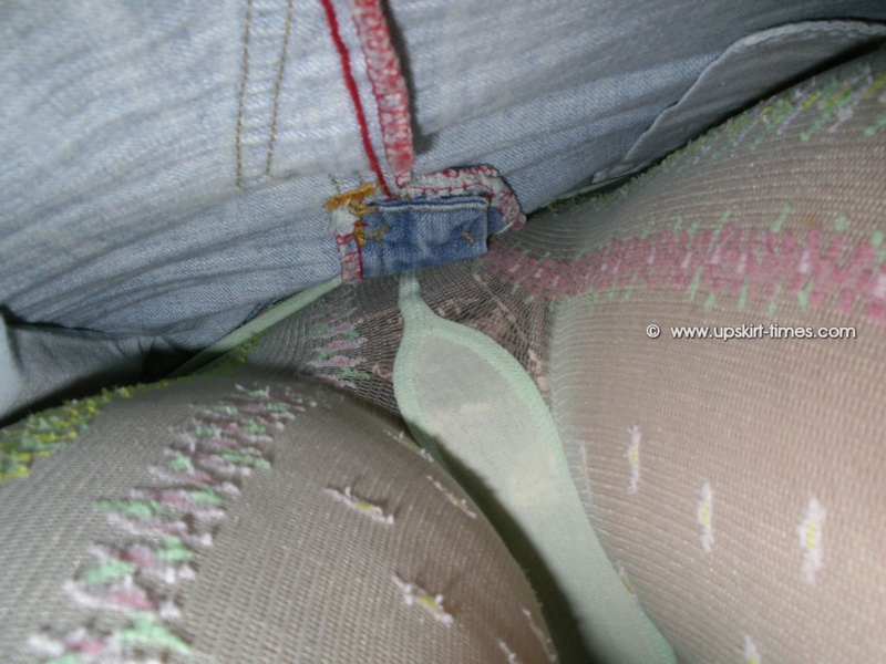 Xxx upskirt pics of young girls don't know  - XXX Dessert - Picture 1