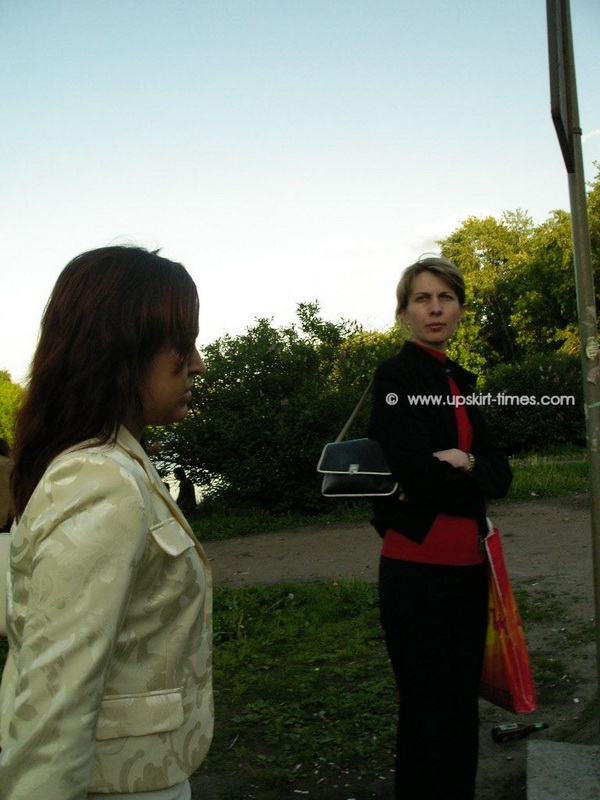 Upskirt amateur pics of round ass covered b - XXX Dessert - Picture 12