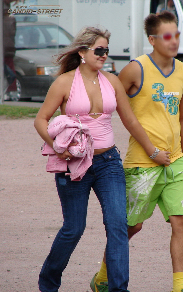 Voyeur wife. Candid Street. - XXX Dessert - Picture 2
