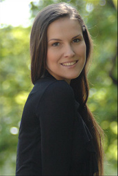 Beautiful face erotic brunette exposing her - XXX Dessert - Picture 7