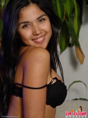 Latina hot. Gianna gets comfortable on t - Picture 12