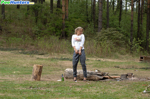 Girl pissing. Girl goes to the woods to  - XXX Dessert - Picture 12