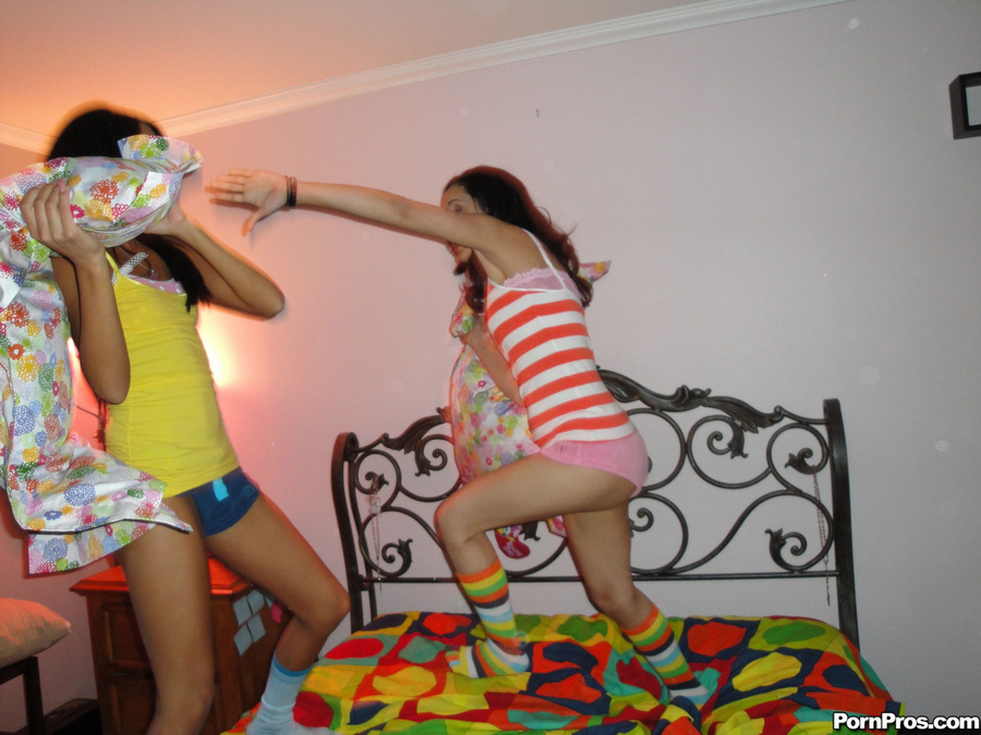 Young teen porn. Lexi & Tia have their firs - XXX Dessert - Picture 3