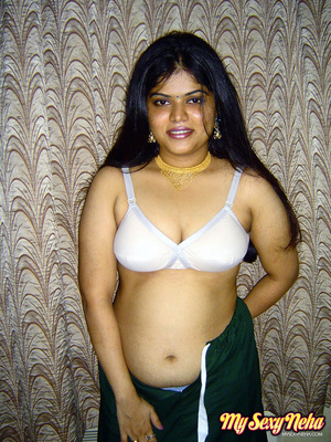 Hot indian girls. Neha in white lingerie - XXX Dessert - Picture 10