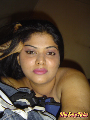 India fuck. Neha showing off her big boo - Picture 10